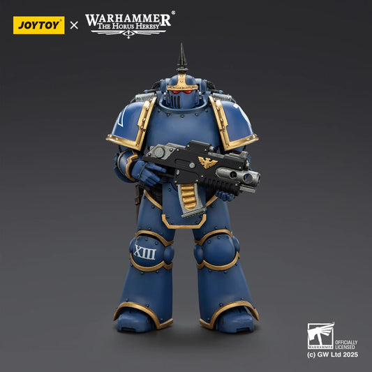 Action figure Ultramarine Warhammer 40K di Guilliman, Titus, Chaplain Biologis e Calgar in scala 1/18, dettagli realistici.