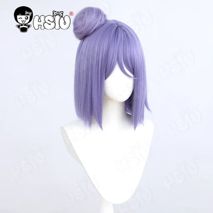Cosplay di Konan, la maestra d'origami dell'Akatsuki, con dettagli del costume e accessori in stile anime.