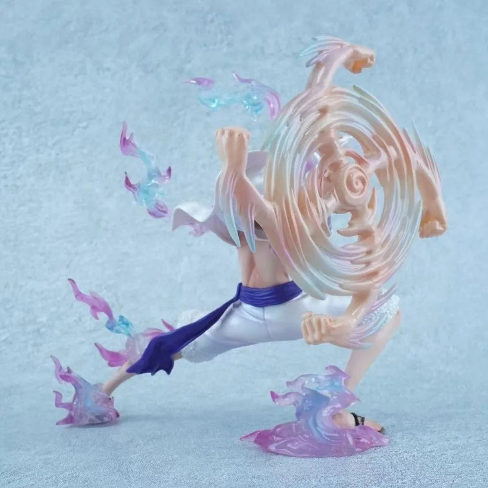 Figura d'azione Nika Luffy di One Piece, alta 18 cm, marchio Bandai, con dettagli di Luffy in costume da pirata.