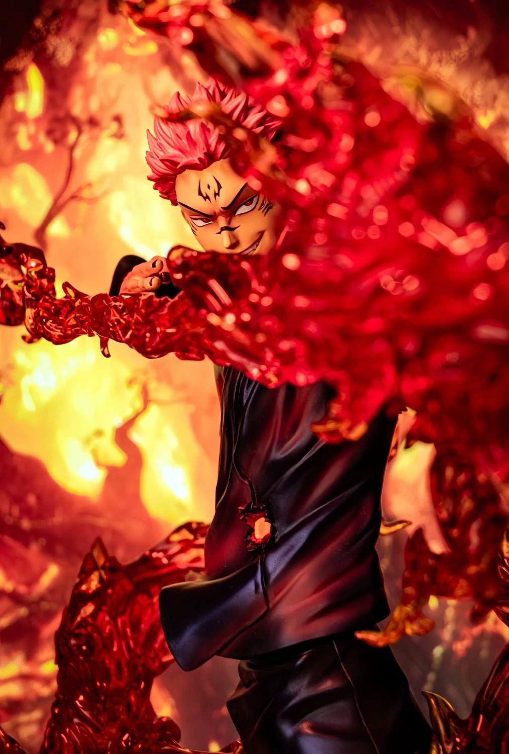 Figura d'azione Ryomen Sukuna da Jujutsu Kaisen, dettagliata e colorata, originale figura da collezione.