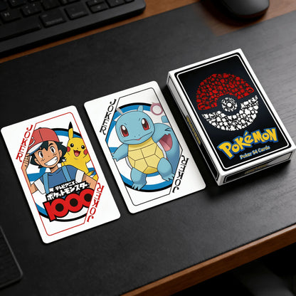 Carte Pokémon POKER della Otaku Family Shop Online, mazzo di carte da gioco con disegni di Pokémon colorati e dettagliati.