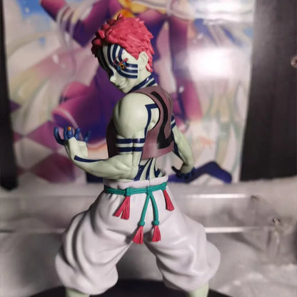Action figure di Akaza di Demon Slayer Banpresto, modello vibrante da 14cm con 4 stili, di alta qualità e dettagliato.