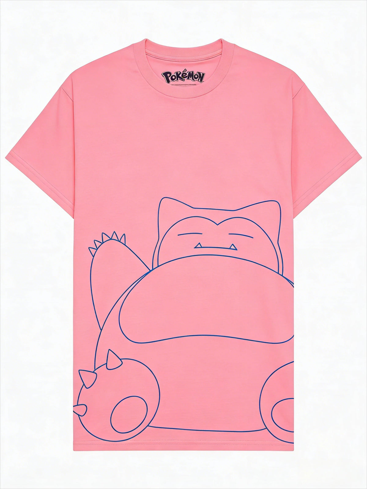 Maglietta Otaku Family Shop con illustrazione di Snorlax, Goku, Sailor Moon e One Piece, design colorato e dettagliato.