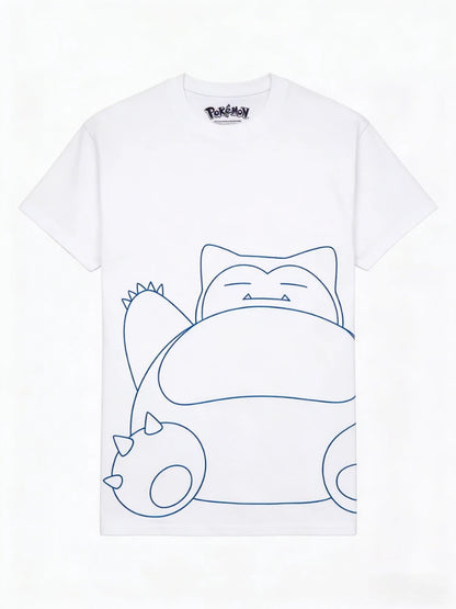 Magliette Otaku Family Shop con personaggi di Japan: Snorlax, Goku, Sailor Moon e One Piece, con stampe colorate e dettagli vivaci