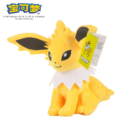 Peluches Pokémon Gengar, Mimikyu, Pikachu e Charizard, gadget morbidi e colorati, ideali per collezionisti e appassionati.
