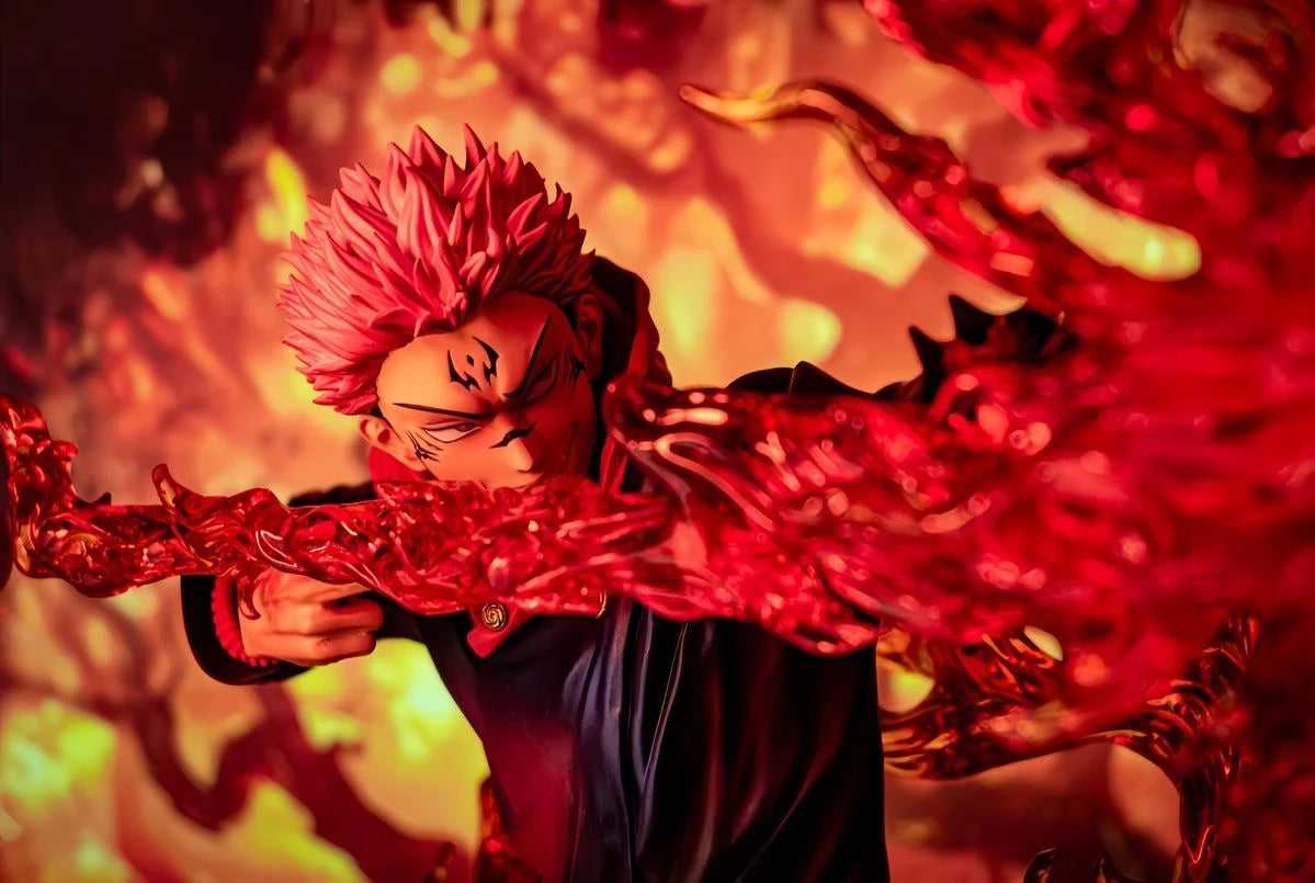 Figura d'azione Ryomen Sukuna di JUJUTSU KAISEN, dettagliata con espressione intensa e abbigliamento caratteristico, per collezionisti.