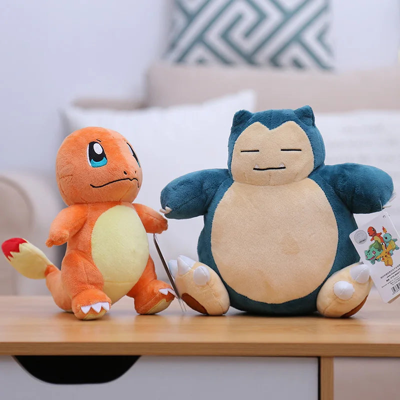 Peluches Pokémon Pikachu, Charizard, Gengar, Squirtle, Espeon, Glaceon e Umbreon, gadget morbido e colorato.