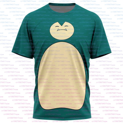 T-shirt Pokémon Pikachu e Snorlax, gadget anime giapponese, con design colorato di Pikachu e Snorlax su cotone morbido.