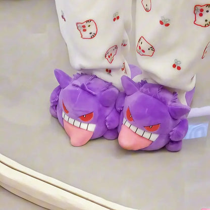 Pantofole Gengar divertenti, gadget Otaku Family Shop, con design originale e dettagli vivaci, ideali per appassionati di anime e manga