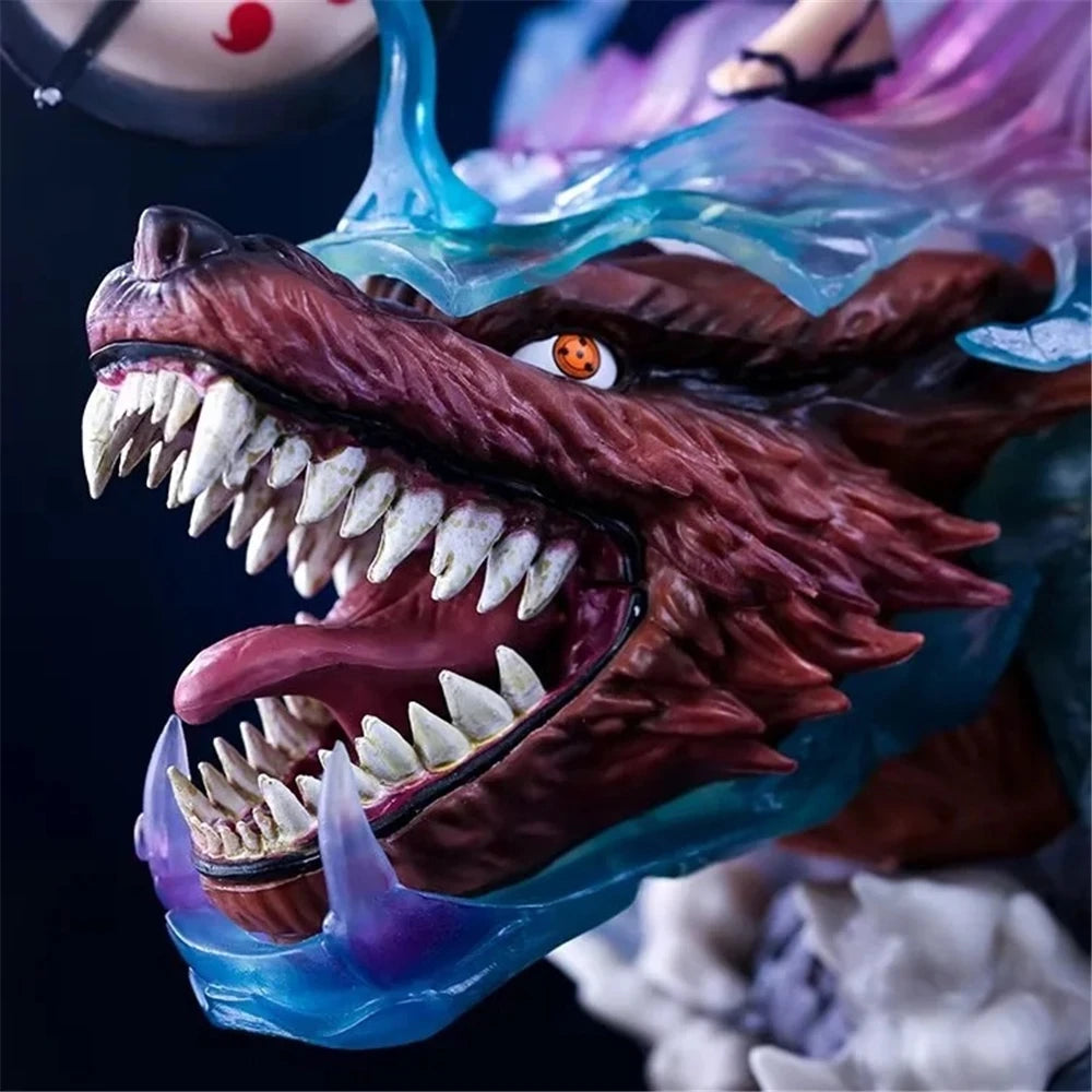 Figura d'azione Madara Uchiha Susanoo Battle Ver. di 40cm, dettagliata e dinamica, ispirata a Naruto, mostrata in posizione di combattimento