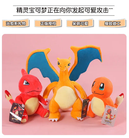 Peluches Pokémon Gengar, Mimikyu, Pikachu e Charizard di Otaku Family Shop Online, gadget morbidi e colorati.