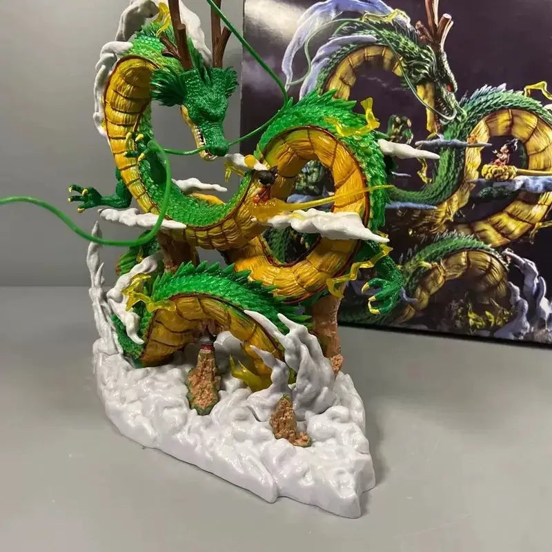 Figura d'azione Goku e Shenron della serie Dragon Ball, rappresentata in dettaglio senza confezione.