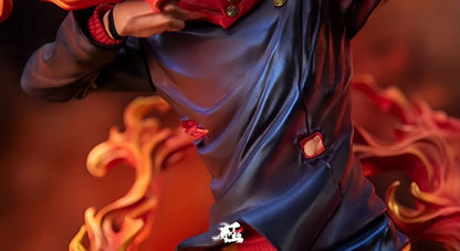 Figura d'azione Ryomen Sukuna da Jujutsu Kaisen, personaggio con dettagli realistici, esposta in posizione dinamica.