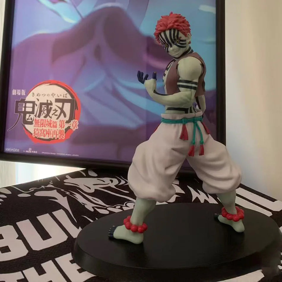 Figura d'azione Demon Slayer Akaza Vibration Stars Plus di Banpresto, 14cm, con dettagli autentici e stile originale.