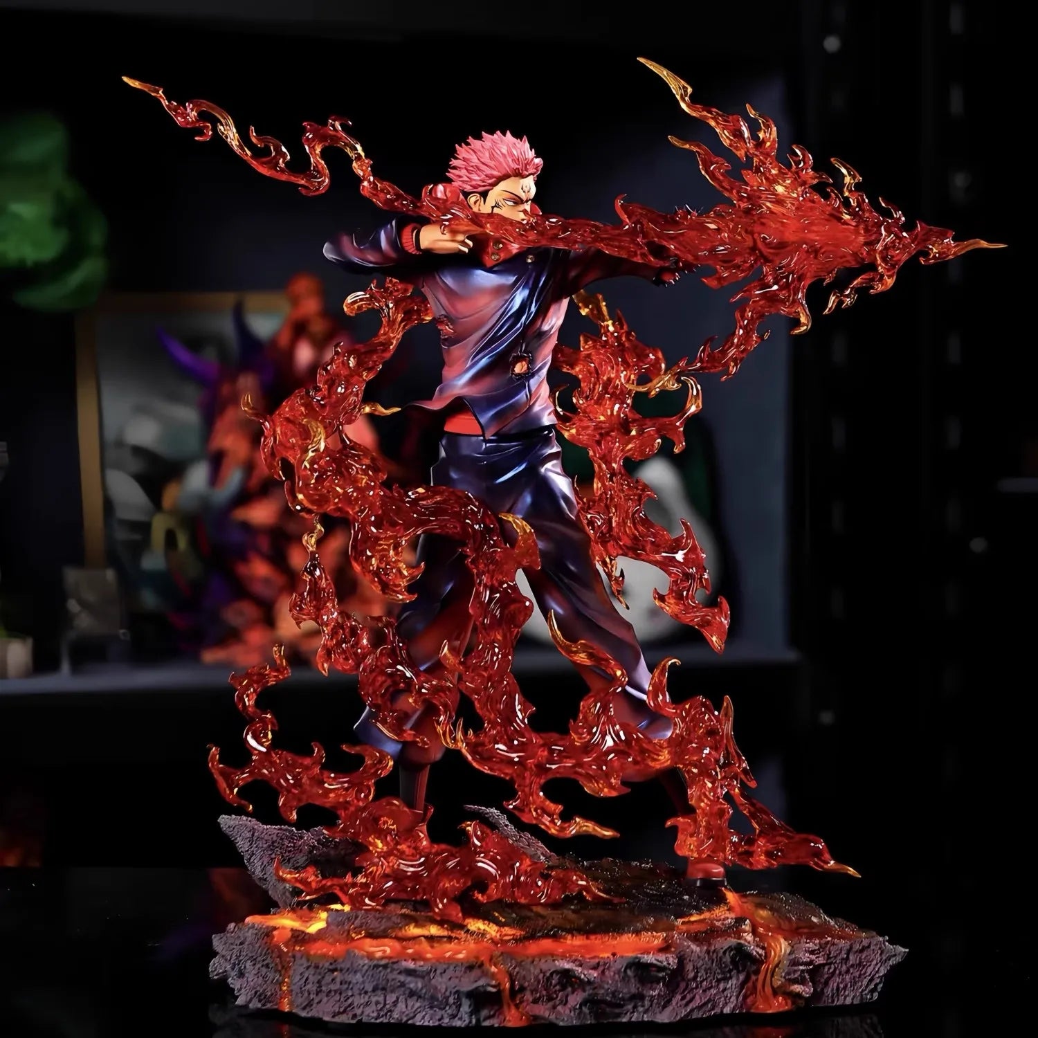Figura d'azione Ryomen Sukuna di Jujutsu Kaisen, personaggio con dettagli realistici e pose dinamiche, marca Otaku Family Store Online