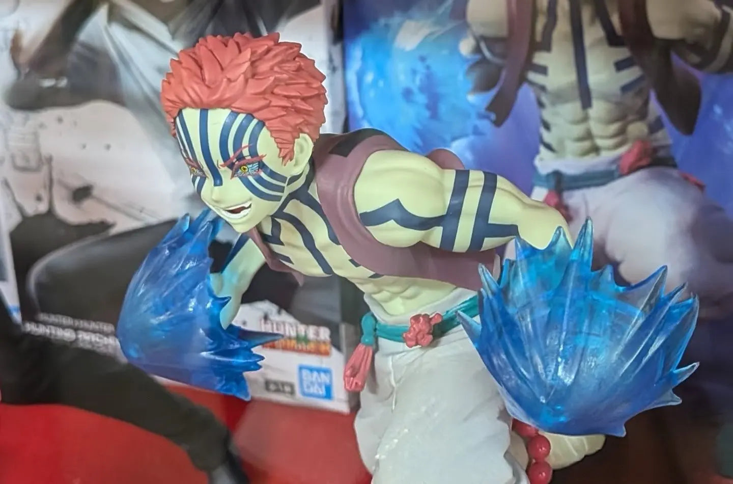 Figura d'azione Demon Slayer Akaza Vibration Stars Plus di 14 cm, dettagliata e originale, modello in plastica con pose dinamiche.