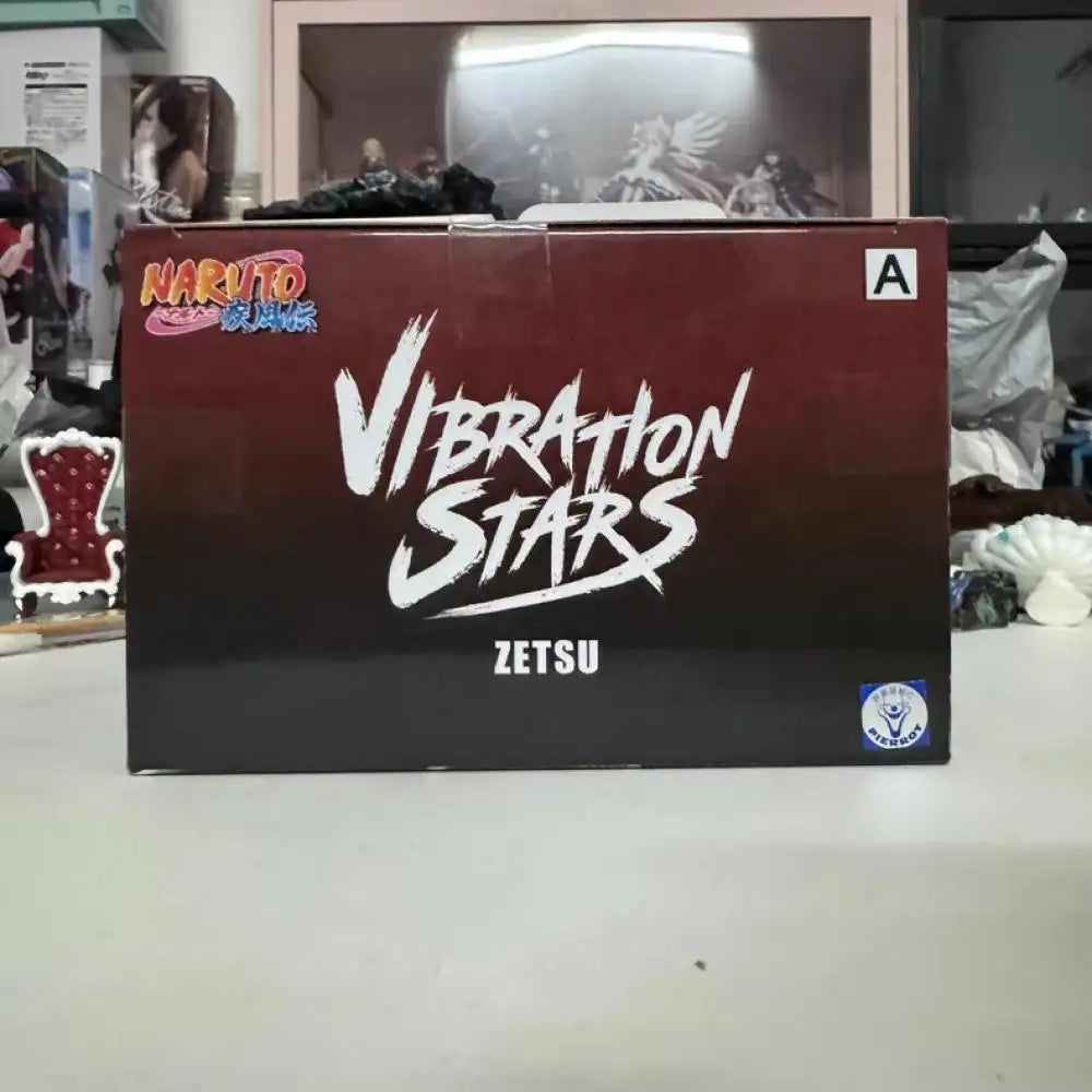 Figura d'azione dell'organizzazione Akatsuki di Naruto, marchio Bandai Banpresto, con dettagli realistici e colori vivaci.