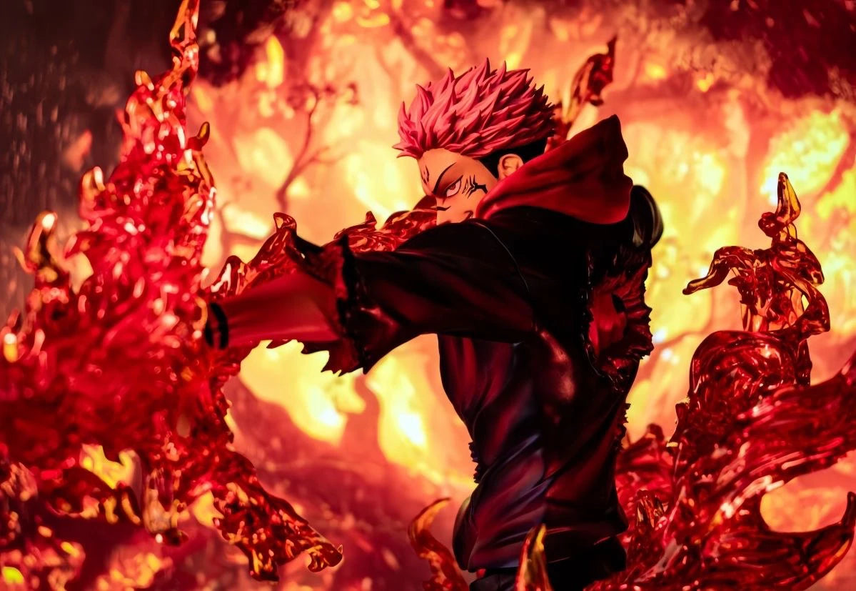 Figura d'azione Ryomen Sukuna da Jujutsu Kaisen, dettagliata e dinamica, perfetta per collezionisti e fan degli anime.