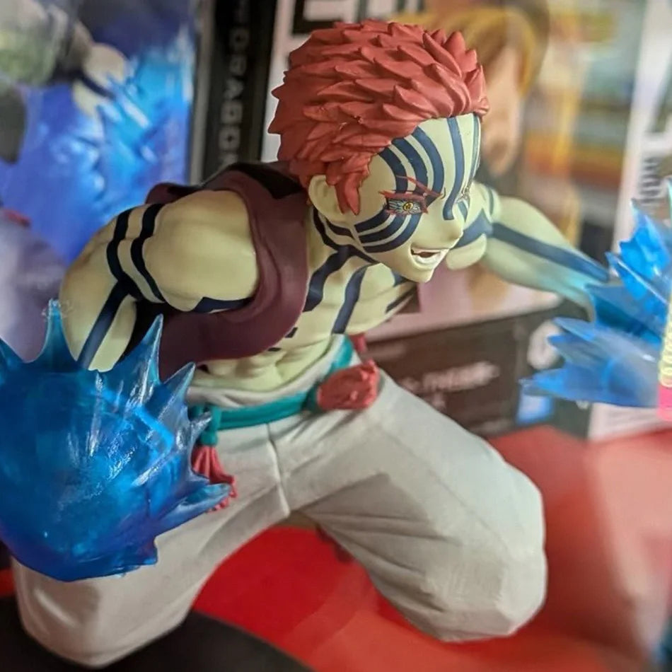 Figura d'azione Akaza Demon Slayer Banpresto, modello da 14cm con dettagli realistici e stile vibrante, brand Otaku Family Shop.