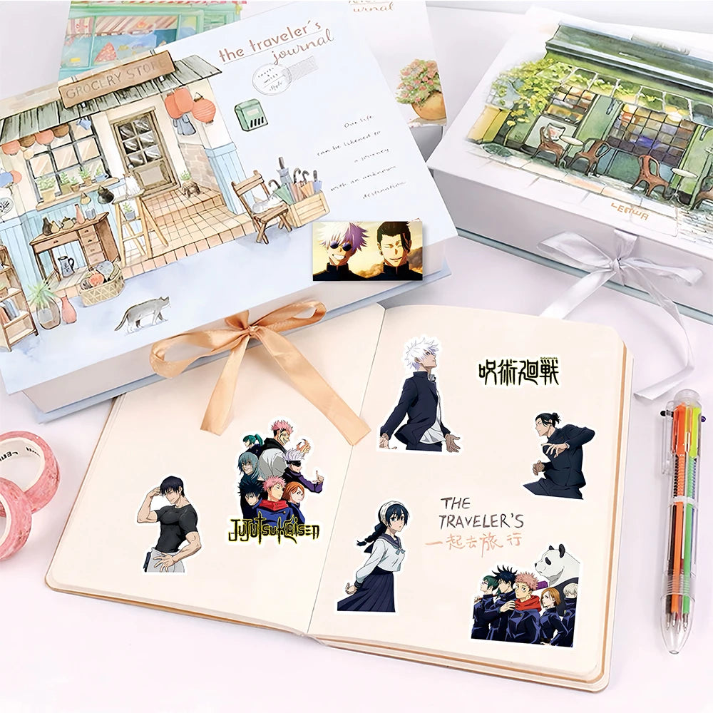 Adesivi waterproof Jujutsu Kaisen di Otaku Family, gadget decorativi per auto, moto, bagagli e caschi con personaggi anime.