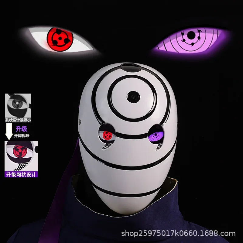 Maschera cosplay Uchiha Obito Sharingan Akatsuki, visiera rossa e dettagli neri, ideale per costumi Naruto, Otaku Family Store.