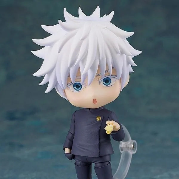 Action figure Satoru Gojo di 10cm da Jujutsu Kaisen, figura dettagliata di Otaku Family Store Online in posizione dinamica.