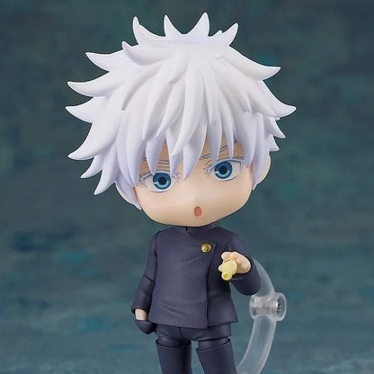 Action figure Satoru Gojo di 10cm da Jujutsu Kaisen, figura dettagliata di Otaku Family Store Online in posizione dinamica.