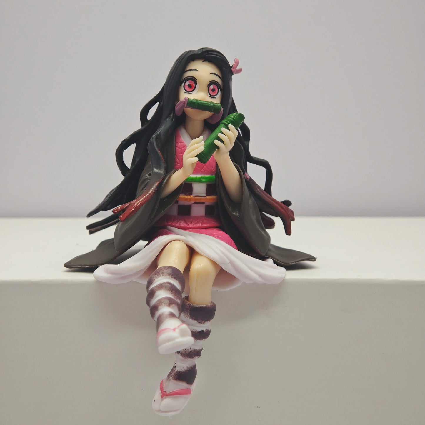 Figure d'azione Demon Slayer Anime con Tanjirou, Tomioka, Giyuu, Zenitsu e Nezuko, personaggi della serie manga e anime.