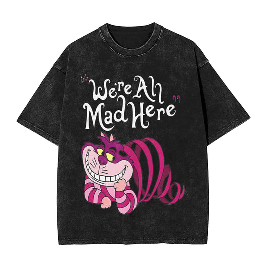 Maglietta a maniche corte con il gatto Cheshire del Gatto del Cappellaio Matto, design divertente e delicato, marca Otaku Family Store.