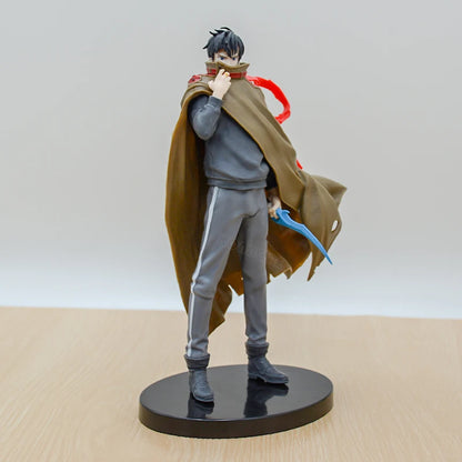 Action figure Igris, il Comandante Rosso Sangue da Solo Leveling, con dettagli realistici e colori vivaci, di Otaku Family Store Online.