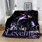 Lenzuola Solo Leveling con stampa 3D di mani viola, morbidi e caldi, gadget di Otaku Family Store Online, perfetti per fan anime.