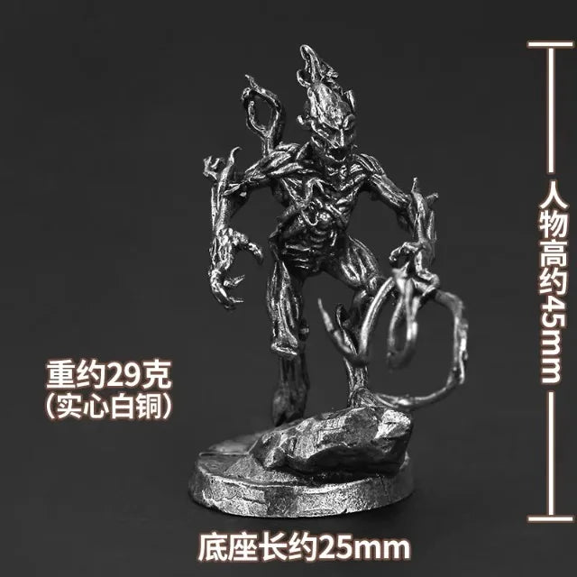 Miniatura di spirito albero in metallo non verniciato, figura di dryad in peltro senza piombo per giochi da tavolo e ruolo fantasy.