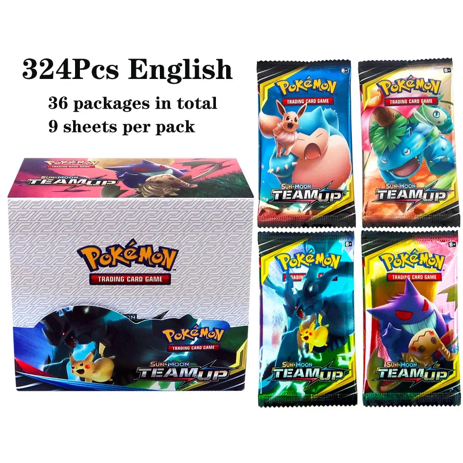 Lotto di 36 bustine di carte Pokémon TCG in inglese, con 324 carte, mostra le scatole e le bustine di gioco.