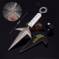 Gadget KUNAI MINATO delle serie Naruto, con design dettagliato e stile realistico, ideale per collezionisti e fan anime.