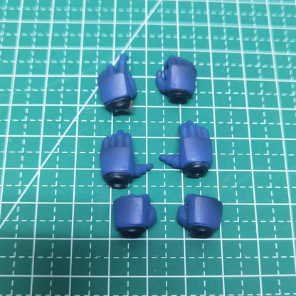 Action figure Warhammer Ultramarines Metaurus con ascia energetica, scudo e pistola al plasma, dettaglio realistico e dinamico