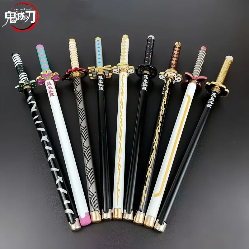 Penna gel modello Demon Slayer di 17 stili, con refillo nero, ispirata a anime giapponese, perfetta come gadget cosplay o regalo per studenti.
