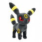 Set completo di peluche Pokémon Eevee e famiglia, include Sylveon, Umbreon, Vaporeon, Flareon e Pikachu, morbidi e adorabili.