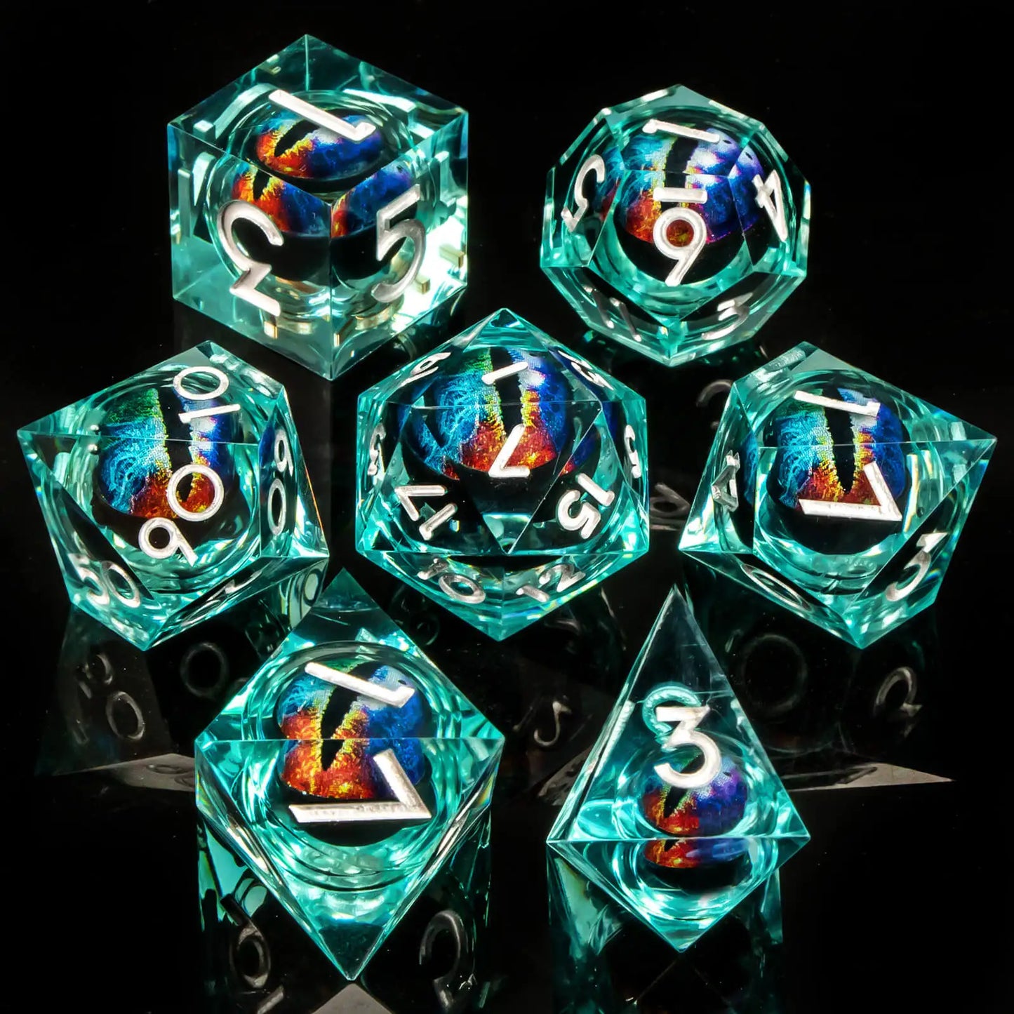 Set di dadi Dragon Eye di Otaku Family Store, dadi a spigoli vivi con nucleo liquido, ideali per D&D e Pathfinder.
