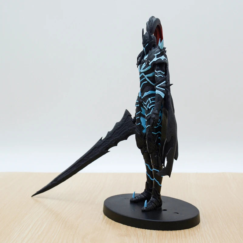 Action figure Commander Igris, Il Cavaliere delle Ombre di Sung Jin-Woo, con dettagli realistici, da collezione Otaku Family Store Online.