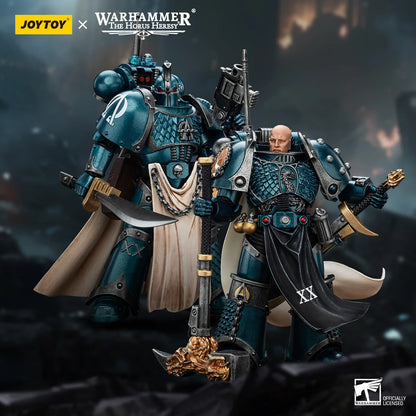 Miniatura Imperiale Warhammer 40K Alpha Legion Praetor Armillus Dynat con spada energetica, dettagliata e dipinta.