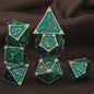 Set di dadi poliedrici in metallo per giochi di ruolo come Dungeons & Dragons, con 7 pezzi di Otaku Family Store Online.