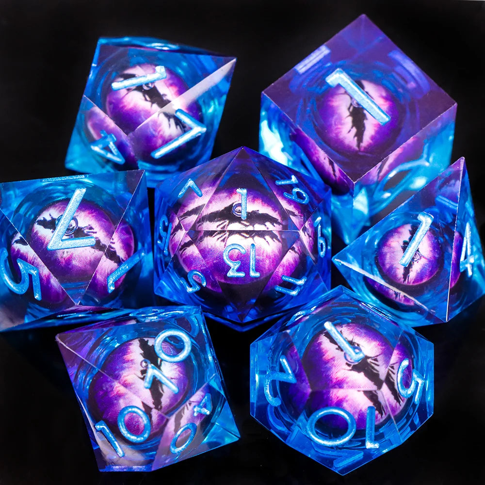 Set di dadi Dragon Eye con bordi affilati e nucleo liquido, perfetti per D&D e Pathfinder, brand Otaku Family Store Online