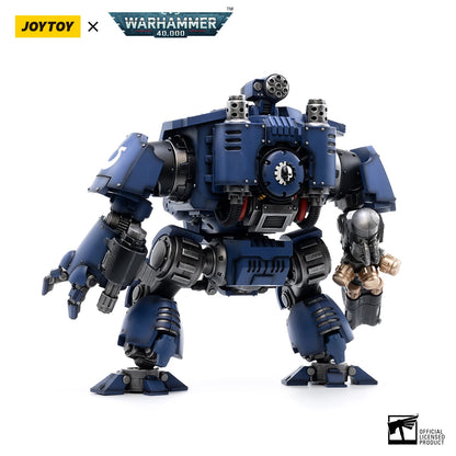 Action figure Warhammer 40K Ultramarines Redemptor Dreadnought Brother Tyleas, modello in scala 1/18 con dettagli realistici.