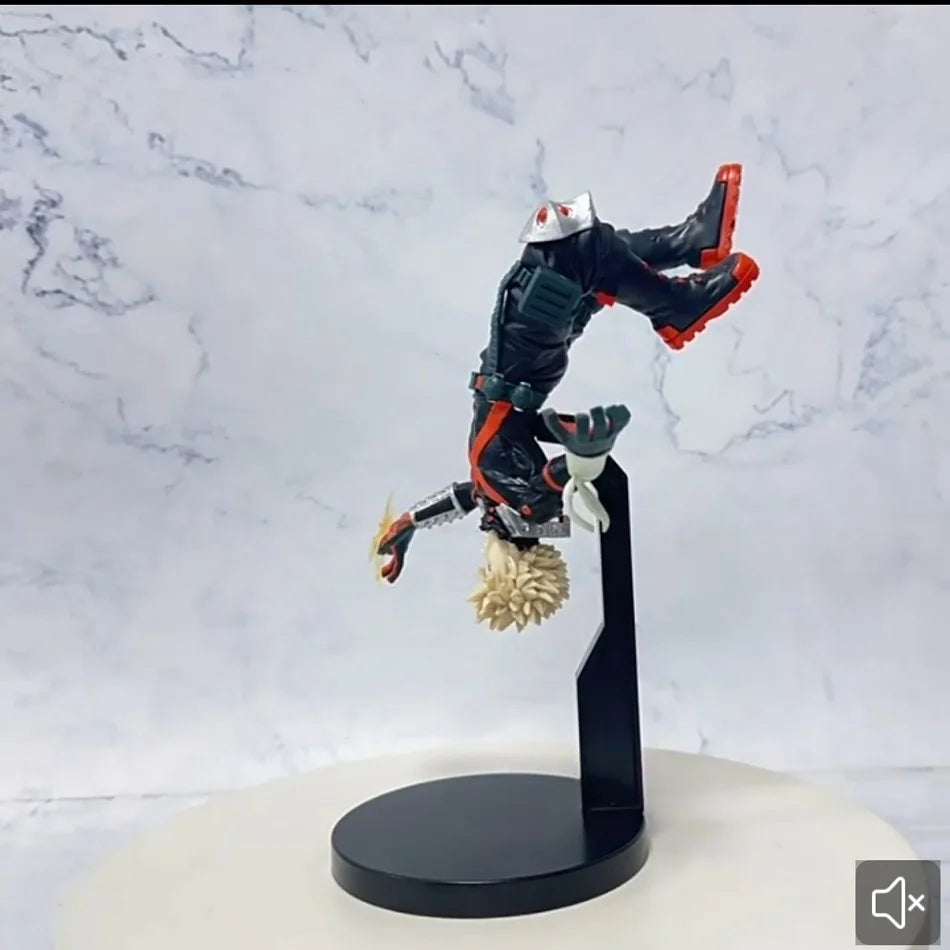 Figura d'azione Bakugou Katsuki di My Hero Academia, modello in PVC di 22cm, decorativo e collezionabile, perfetto come regalo natalizio.