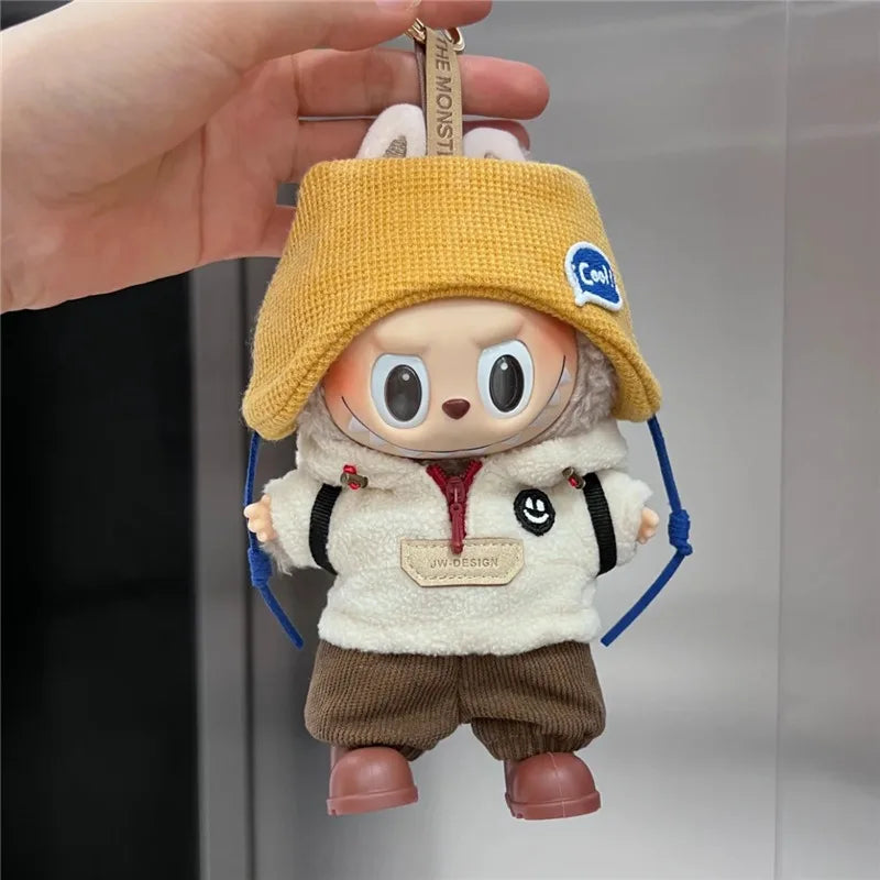 Giacca imbottita invernale Labubu, vestito da bambola, con cappuccio in pile, copricapo e dettagli caldi, marca Otaku Family Store.