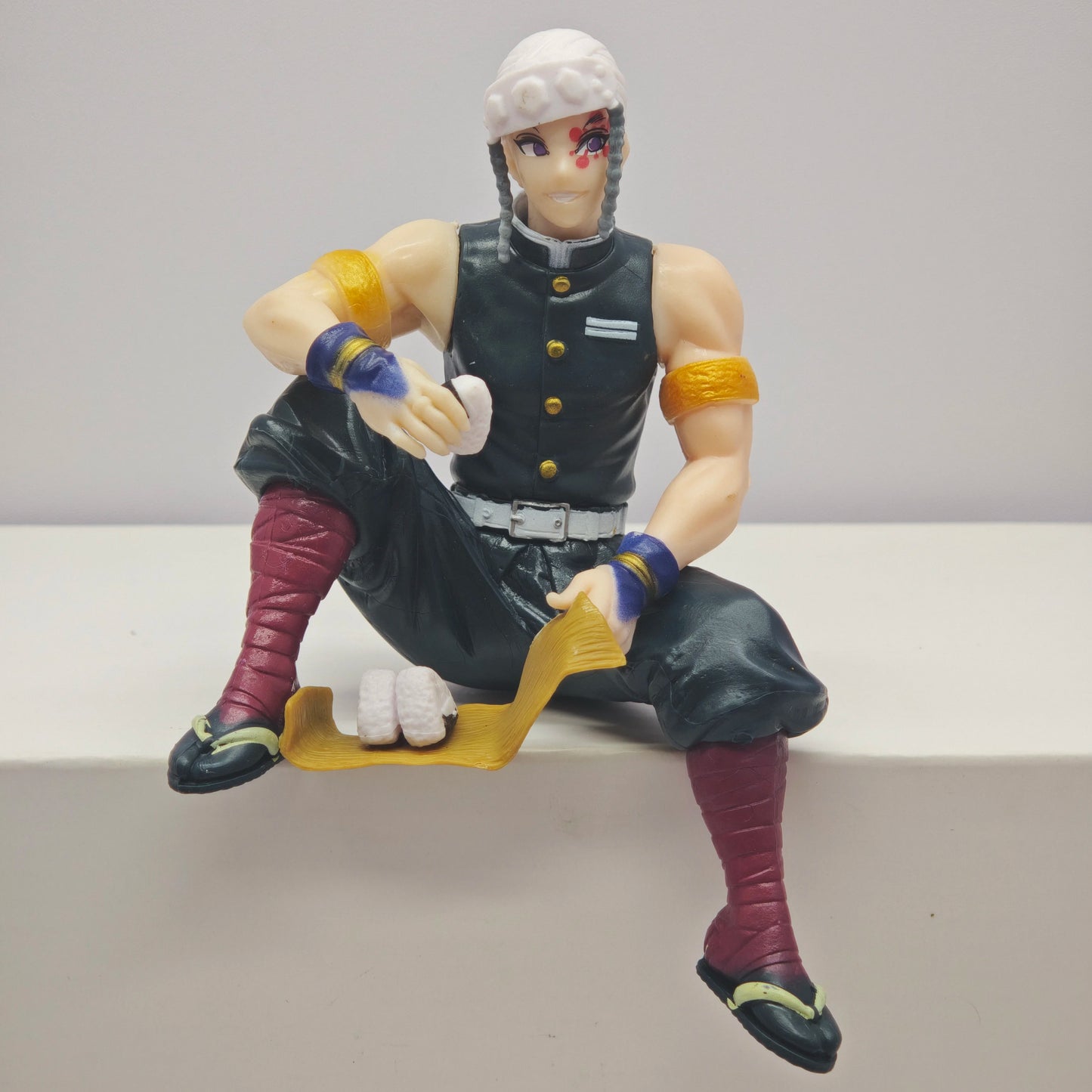 Action figures Demon Slayer Anime con Tanjirou, Tomioka, Giyuu, Zenitsu e Nezuko, dettagli colorati e posizioni dinamiche