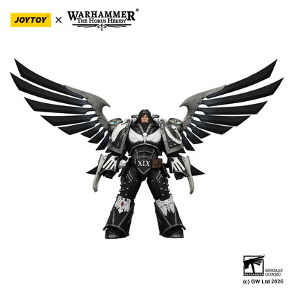 Action figure Corvus Corax della Warhammer Horus Heresy in scala 1/18, dettagliata figura Raven Guard in posa.