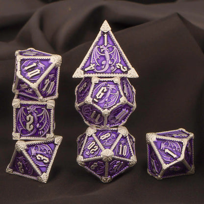Set di 7 dadi poliedrici in metallo per giochi di ruolo, Dungeons & Dragons, con numeri incisi, prodotto Otaku Family Store Online