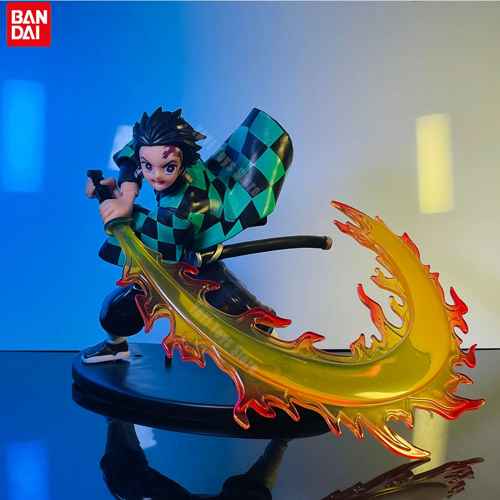 Figura d'azione Demon Slayer con Tanjirou, Zenitsu e Kyoujurou, dettagliata e colorata, marca Bandai, linea anime.