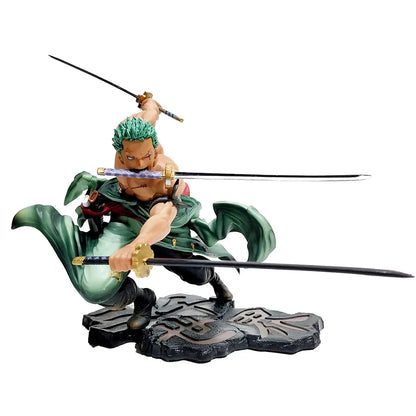 Figura d'azione Roronoa Zoro di One Piece di 10cm con tre lame, senza scatola, brand Otaku Family Store Online.